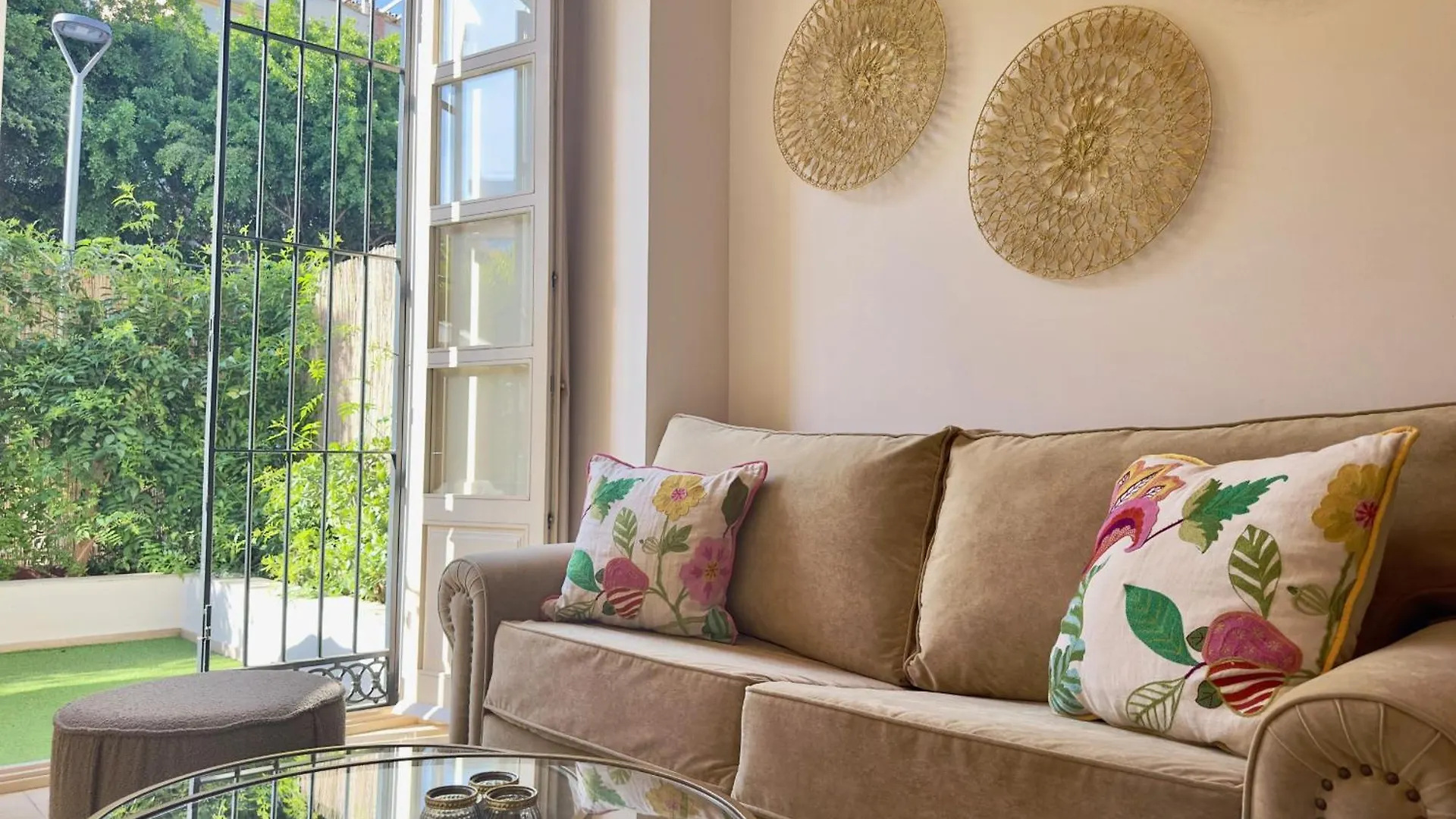 Apartamento Urbe10 Pries Garden Málaga 0*,