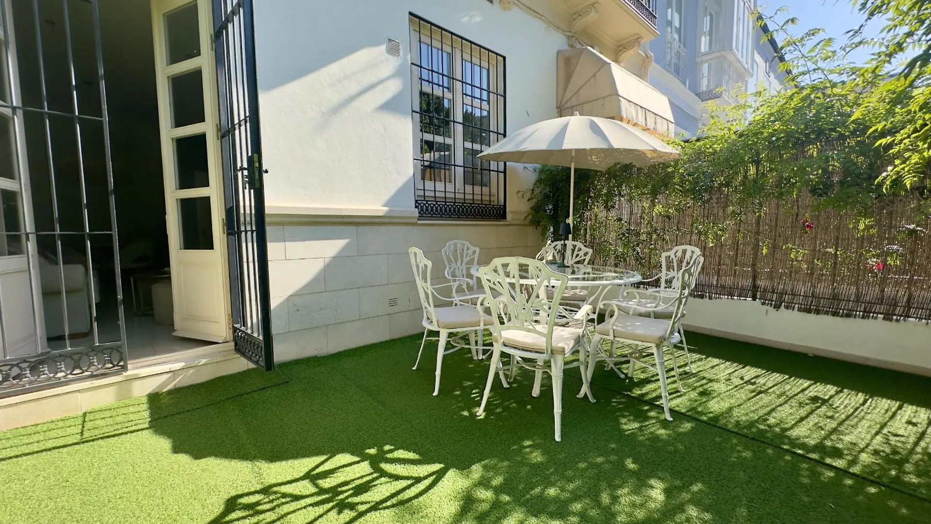 Apartamento Urbe10 Pries Garden Málaga